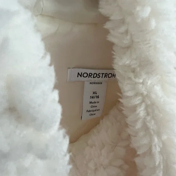 Nordstrom Girls Hooded Fuzzy Vest SZ XL - Picture 2 of 4